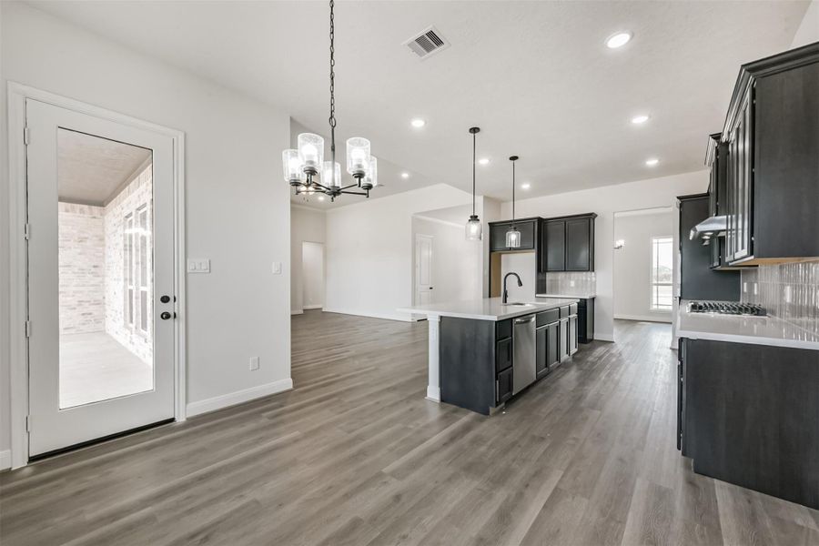 Furnished interior view inside a new home in , Baytown (Image 14).