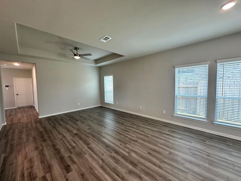 Spacious, unfurnished interior of a new home in , Iowa Colony (Image 10).
