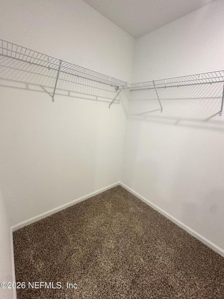 Spacious, unfurnished interior of a new home in Rookery, Green Cove Springs (Image 8).