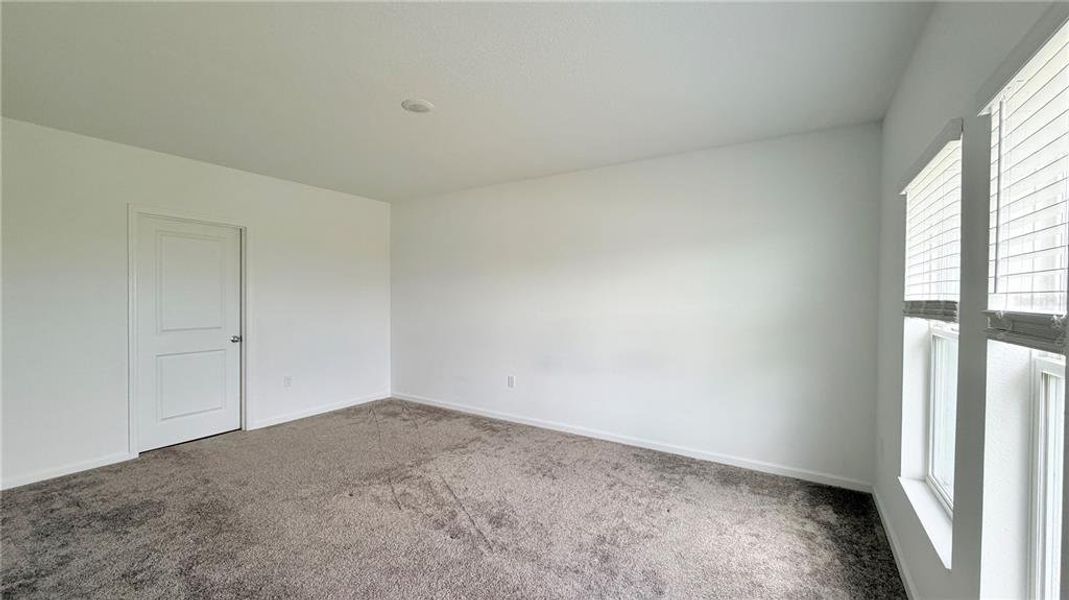 Spacious, unfurnished interior of a new home in Westview, Kissimmee (Image 24).