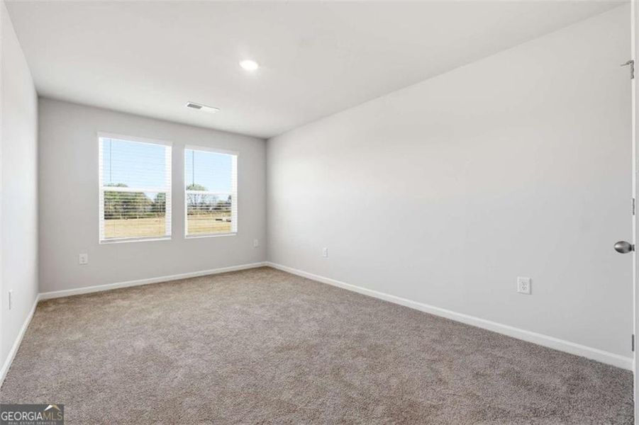 Spacious, unfurnished interior of a new home in Carolina, Palmetto (Image 6).