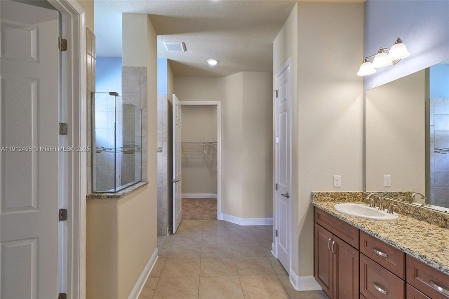 Furnished interior view inside a new home in , Hernando (Image 5).