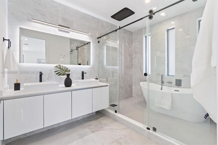 Furnished interior view inside a new home in , Fort Lauderdale (Image 15).