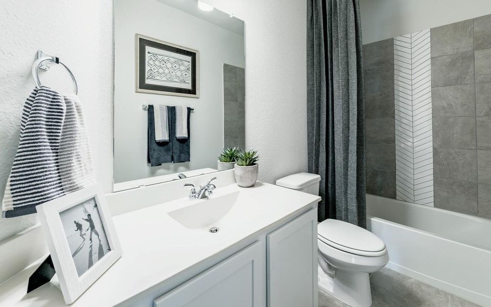 Furnished interior view inside a new home in Steed Landing, Texas City (Image 14).