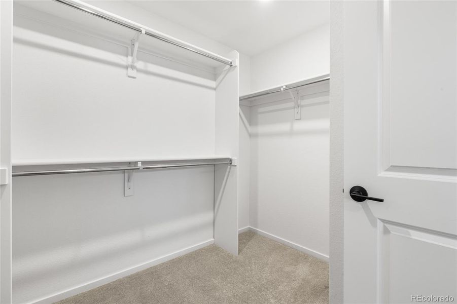 Spacious, unfurnished interior of a new home in Harvest Crossing, Aurora (Image 16).