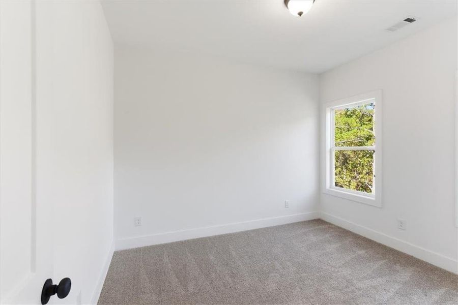 Spacious, unfurnished interior of a new home in , Cartersville (Image 34).