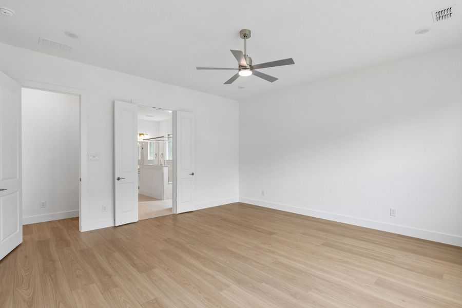 Spacious, unfurnished interior of a new home in Painted Tree Lakeside, McKinney (Image 21).