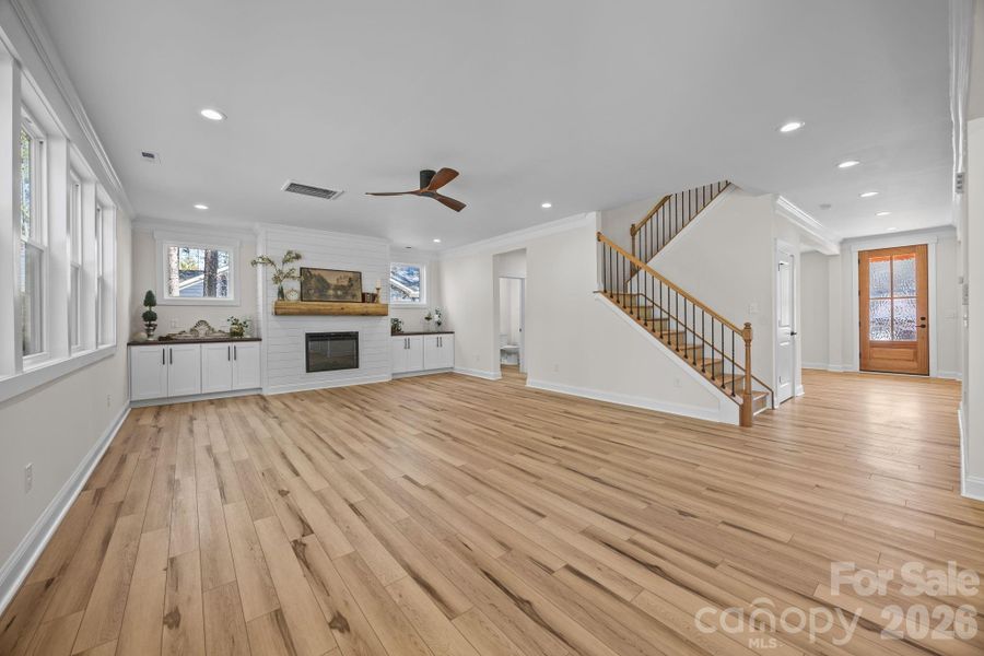 Spacious, unfurnished interior of a new home in , Salisbury (Image 22).