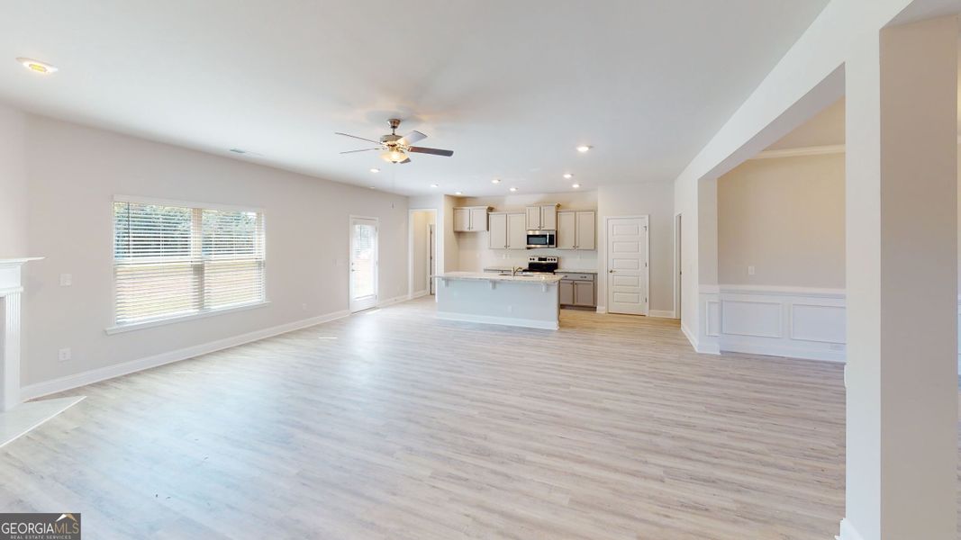 Spacious, unfurnished interior of a new home in Holliday Pass, Griffin (Image 10).