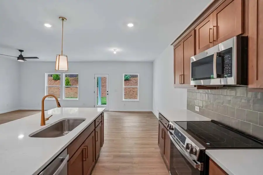 Sample Photo: Kitchen Featuring Laguna Collection Finishes