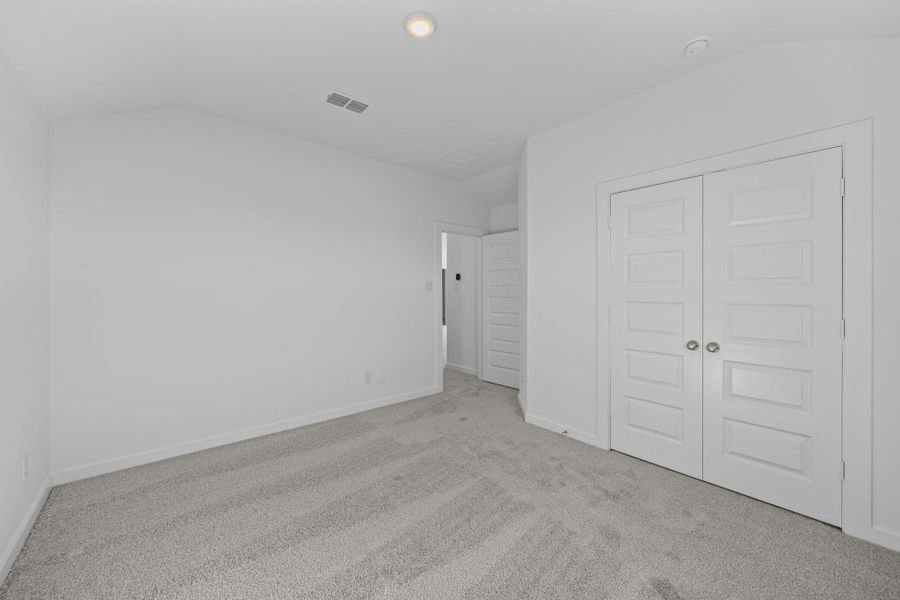 Spacious, unfurnished interior of a new home in Jubilee 45' 70', Hockley (Image 12).