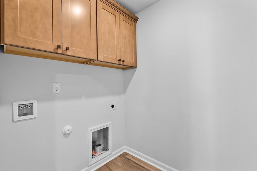 Spacious, unfurnished interior of a new home in Fieldstone, Lexington (Image 33).