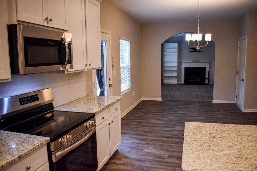 Furnished interior view inside a new home in , Dallas (Image 46). Furnished interior view inside a new home in , Dallas (Image 46).