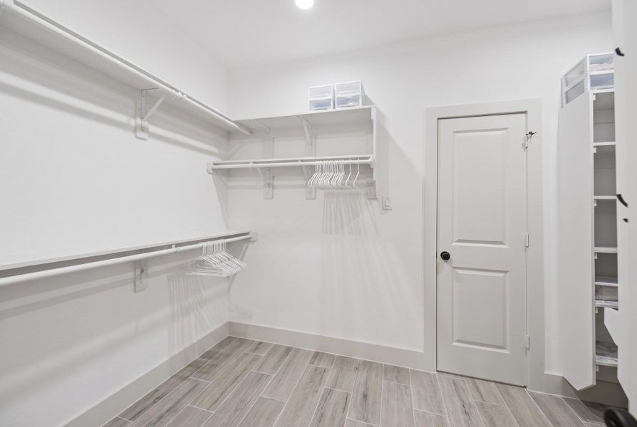 Spacious, unfurnished interior of a new home in , New Ulm (Image 20).