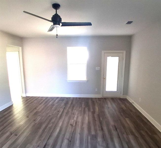 Spacious, unfurnished interior of a new home in , Anna (Image 7).