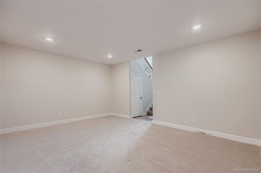 Spacious, unfurnished interior of a new home in Hillside at Castle Rock, Castle Rock (Image 23).