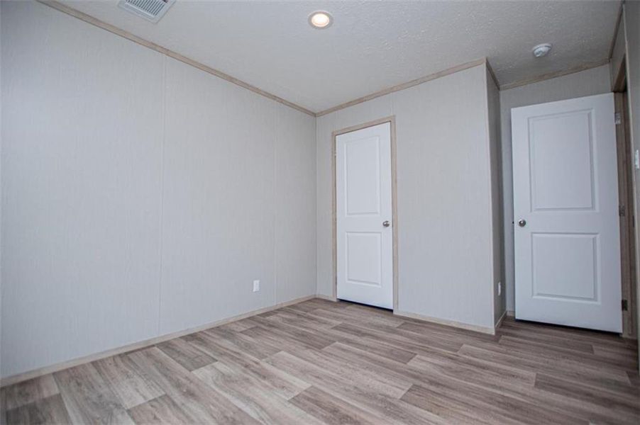 Spacious, unfurnished interior of a new home in , Temple (Image 63).