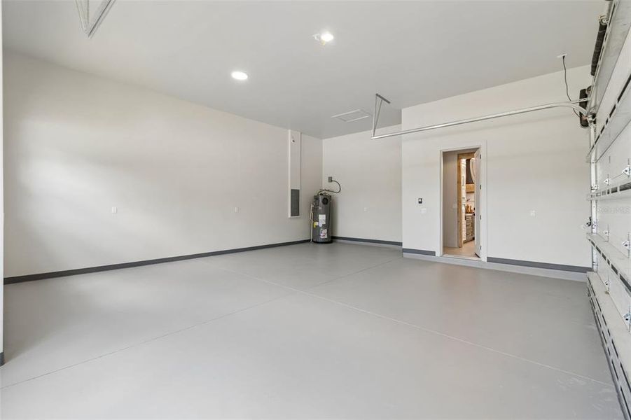 Spacious, unfurnished interior of a new home in , Orlando (Image 25). Spacious, unfurnished interior of a new home in , Orlando (Image 25).
