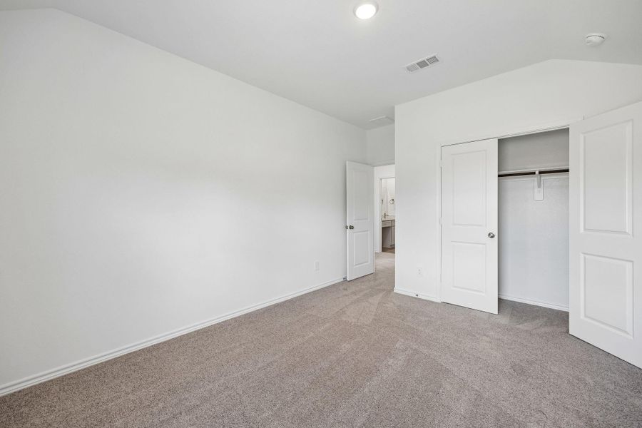 Spacious, unfurnished interior of a new home in Montgomery Bend, Montgomery (Image 22).