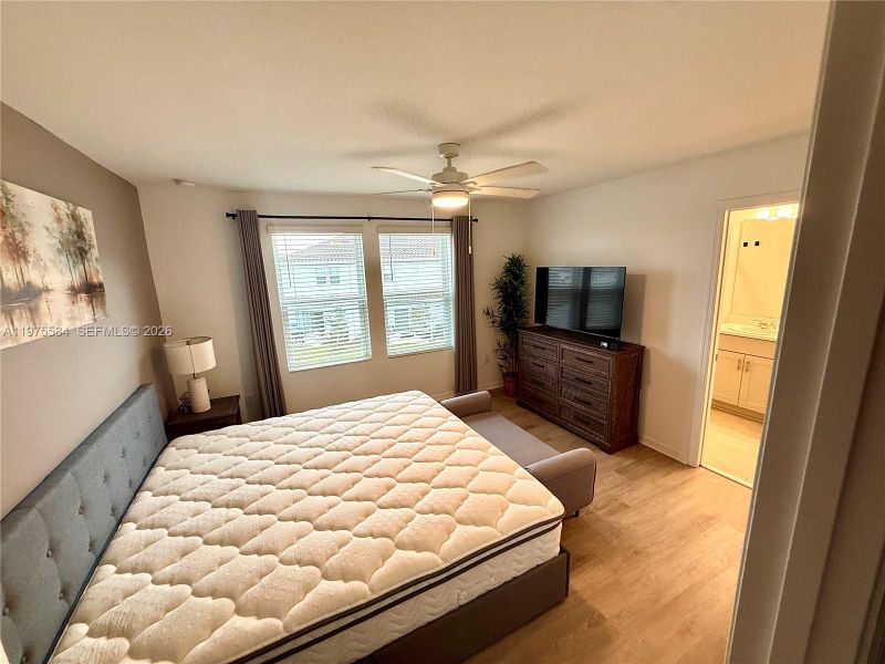 Furnished interior view inside a new home in , Kissimmee (Image 13).