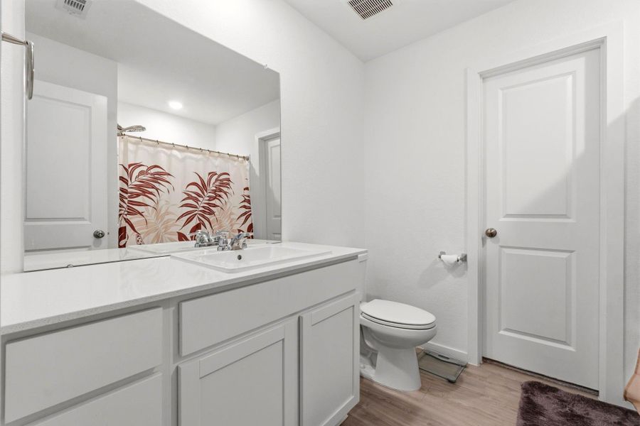 Furnished interior view inside a new home in Meadow Park, Conroe (Image 25). Furnished interior view inside a new home in Meadow Park, Conroe (Image 25).