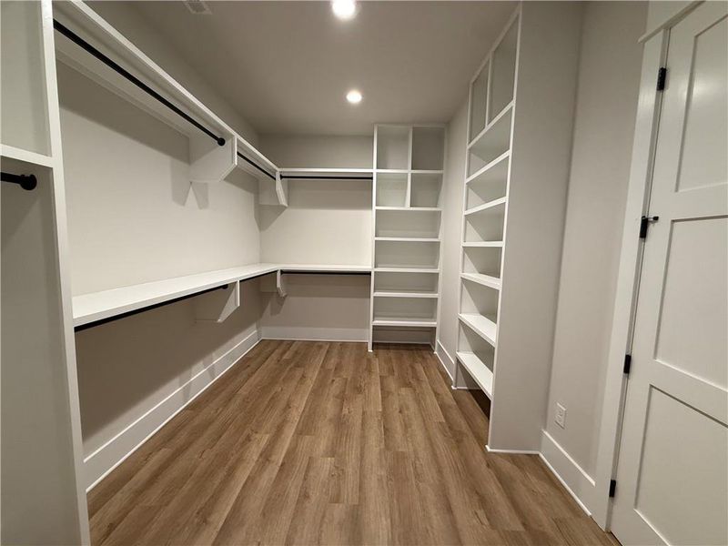 Spacious, unfurnished interior of a new home in , Athens (Image 48). Spacious, unfurnished interior of a new home in , Athens (Image 48).
