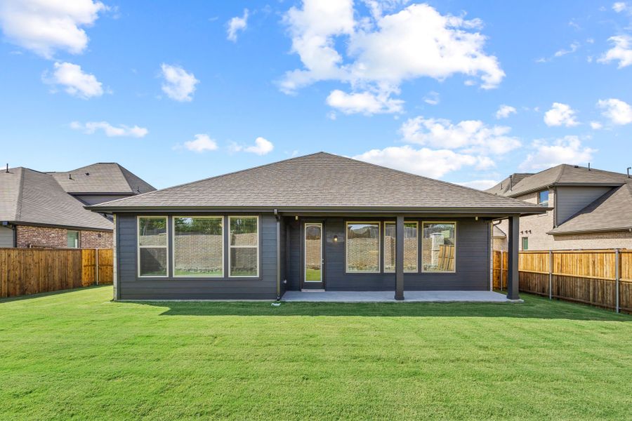 Representative exterior details of a home built from the Nash by Cambridge Homes in Ribbonwood, Aubrey (Image 3).