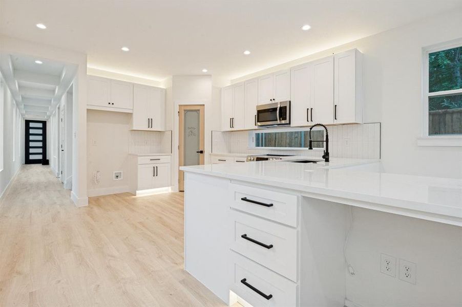 Furnished interior view inside a new home in , Dallas (Image 5).