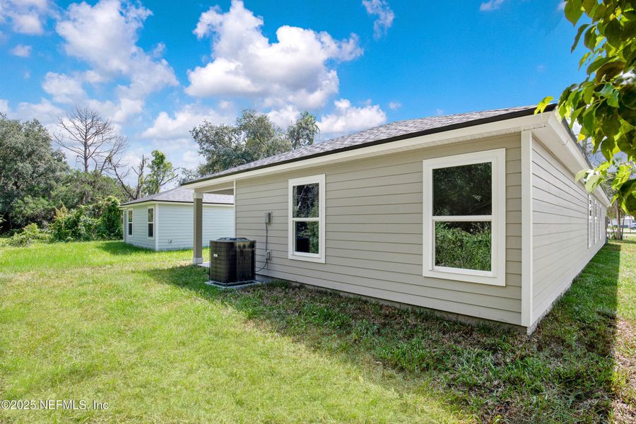 Exterior details and patio area of a home in , Green Cove Springs (Image 29).