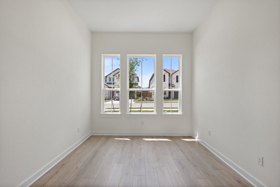 Spacious, unfurnished interior of a new home in Heritage, Dripping Springs (Image 44).