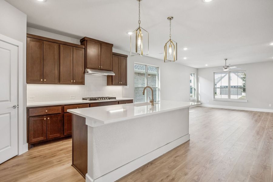 Furnished interior view inside a new home in Dove Hollow, Waxahachie (Image 8).