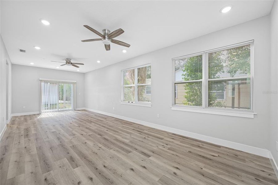 Spacious, unfurnished interior of a new home in , St. Petersburg (Image 26).