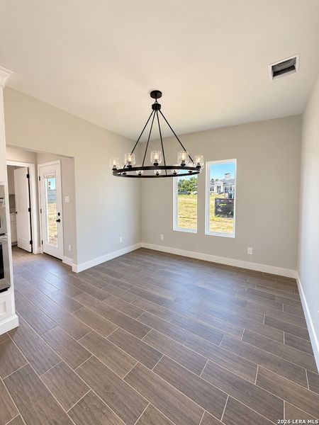 Spacious, unfurnished interior of a new home in , Eagle Pass (Image 20).