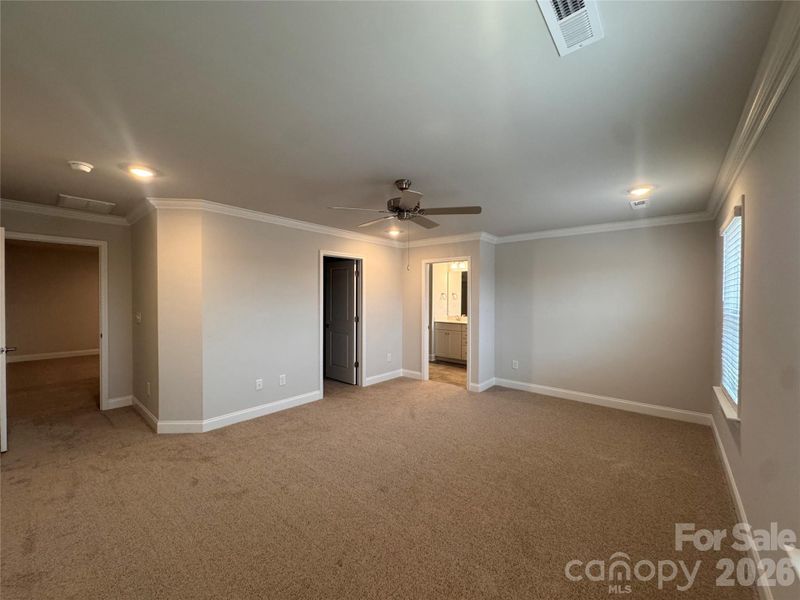 Spacious, unfurnished interior of a new home in Pine Trace, Gastonia (Image 17).