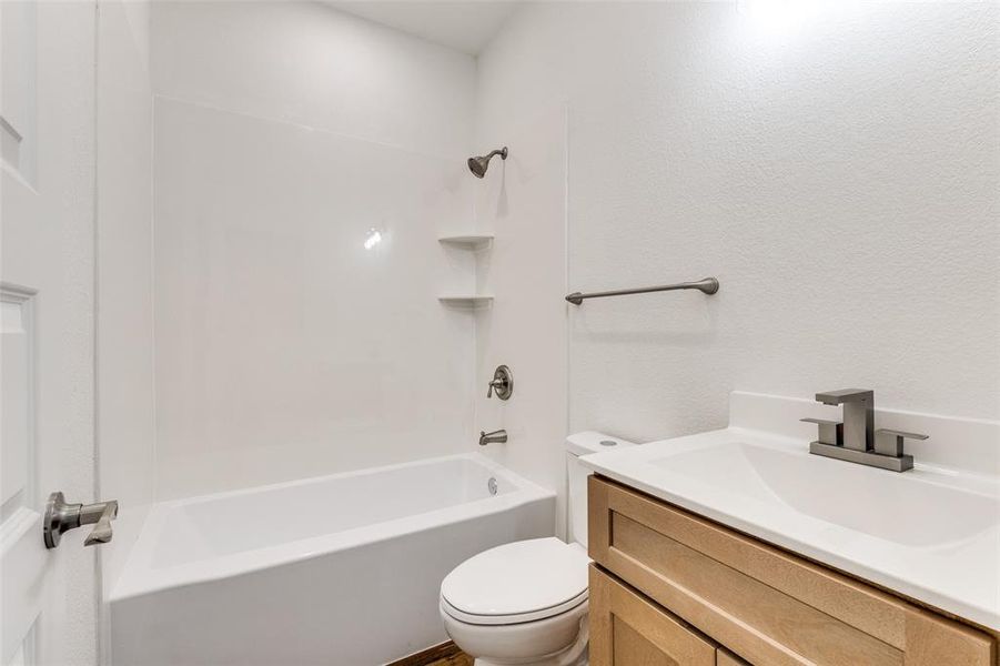 Furnished interior view inside a new home in , Granbury (Image 9).