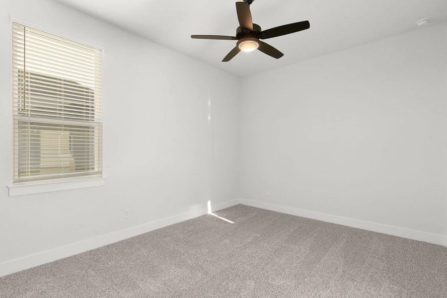 Spacious, unfurnished interior of a new home in Feathergrass, Florence (Image 53).