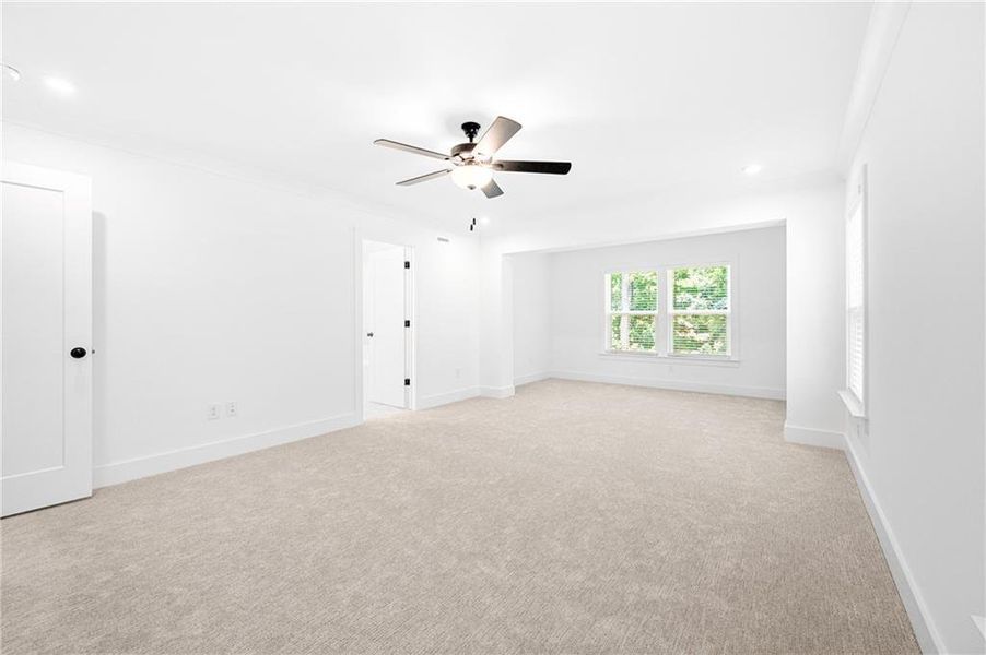 Spacious, unfurnished interior of a new home in Avondale Park, Decatur (Image 15).