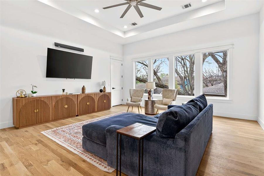 Furnished interior view inside a new home in , Dallas (Image 33).