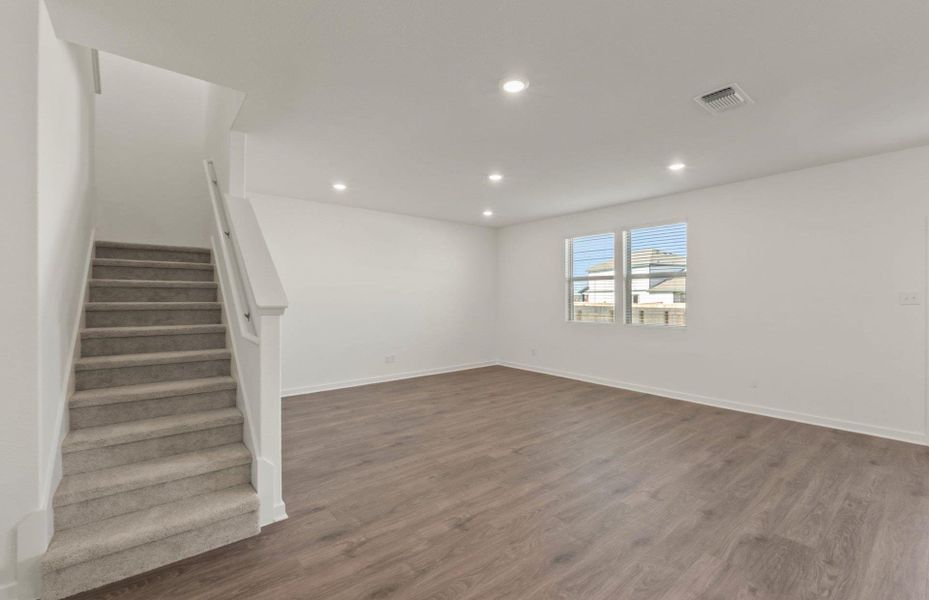 Spacious, unfurnished interior of a new home in Sonterra, Jarrell (Image 14).