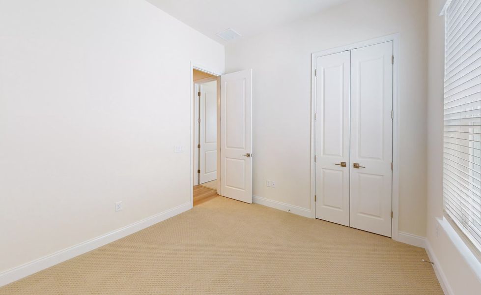 Spacious, unfurnished interior of a new home in Oakmont, Gainesville (Image 23).