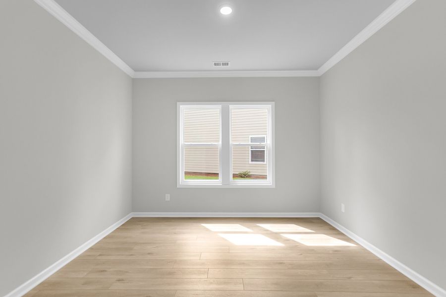 Spacious, unfurnished interior of a new home in Central Creek, Goose Creek (Image 18).