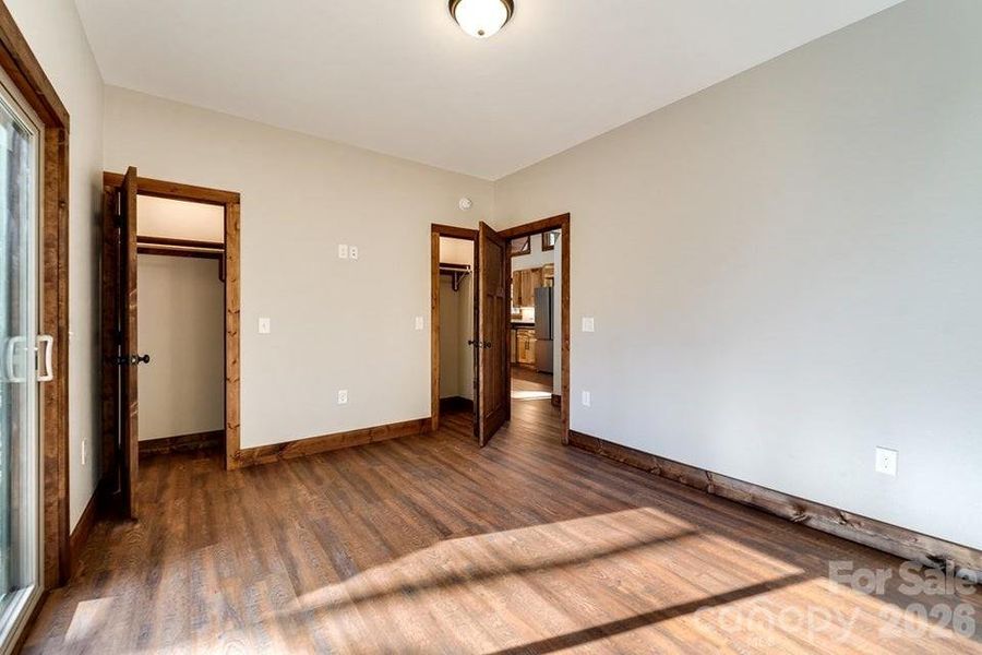 Spacious, unfurnished interior of a new home in , Murphy (Image 30).