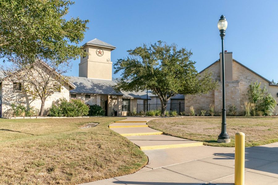 Community amenities in The Colony, Bastrop (Image 9).