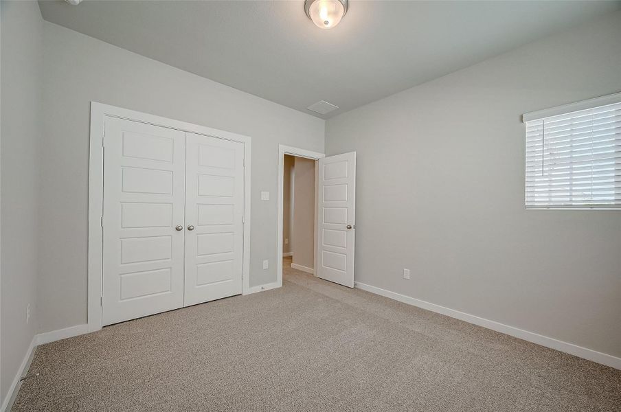 Spacious, unfurnished interior of a new home in McClendon Park Village, Houston (Image 33). Spacious, unfurnished interior of a new home in McClendon Park Village, Houston (Image 33).