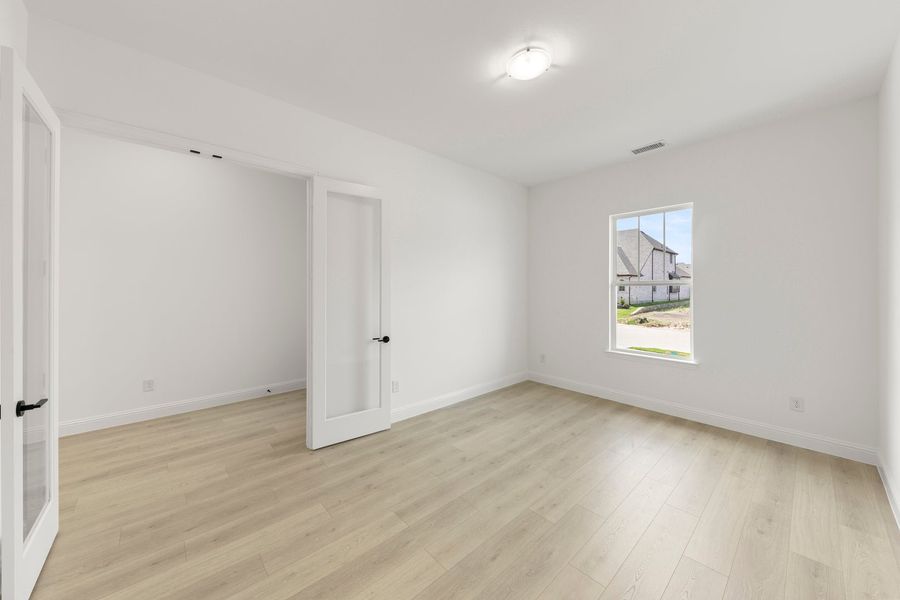 Spacious, unfurnished interior of a new home in Nelson Lake Estates, Rockwall (Image 17). Spacious, unfurnished interior of a new home in Nelson Lake Estates, Rockwall (Image 17).