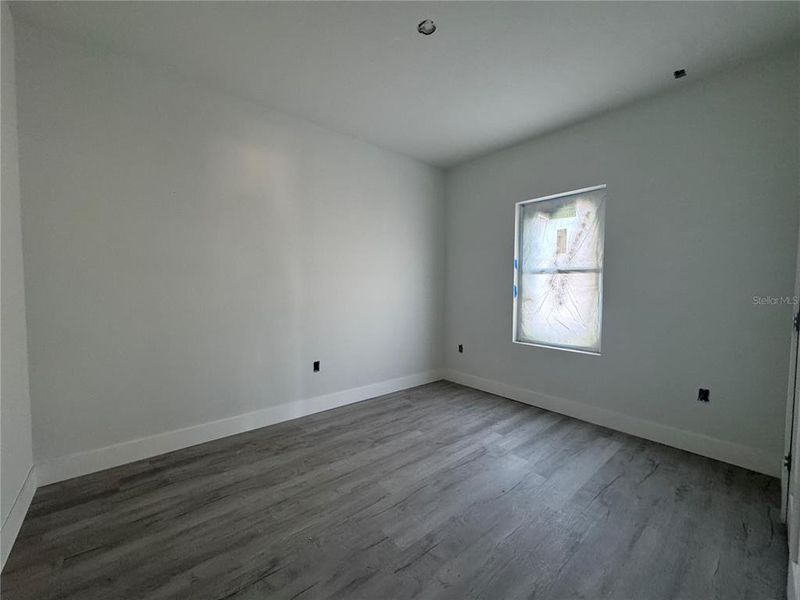 Spacious, unfurnished interior of a new home in , Port Charlotte (Image 4).