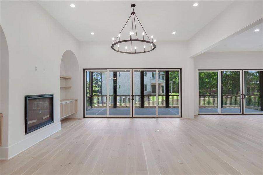 Spacious, unfurnished interior of a new home in , Alpharetta (Image 25).