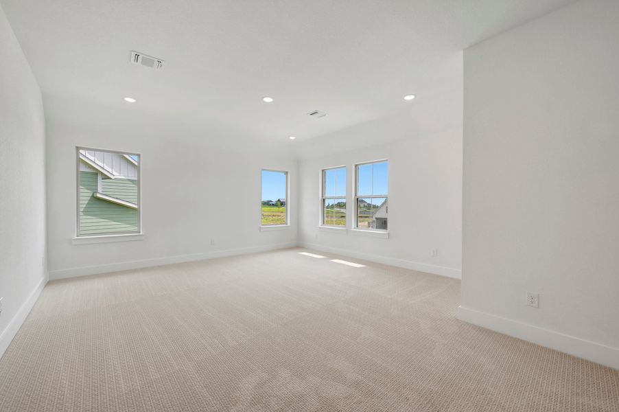 Spacious, unfurnished interior of a new home in Treeline, Justin (Image 24).