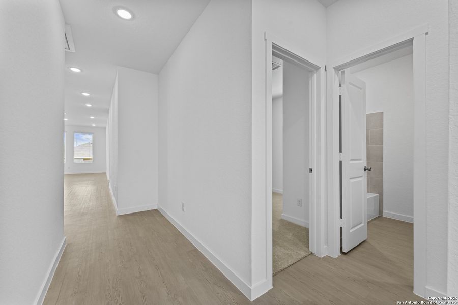 Spacious, unfurnished interior of a new home in Hidden Trails: Coastline Collection, Bulverde (Image 12).