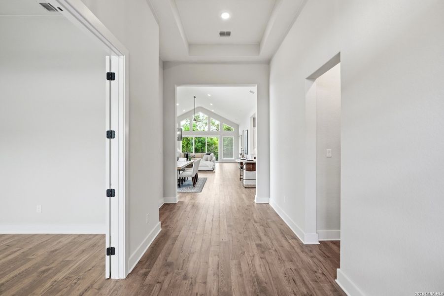 Spacious, unfurnished interior of a new home in Potranco Oaks, Castroville (Image 22).